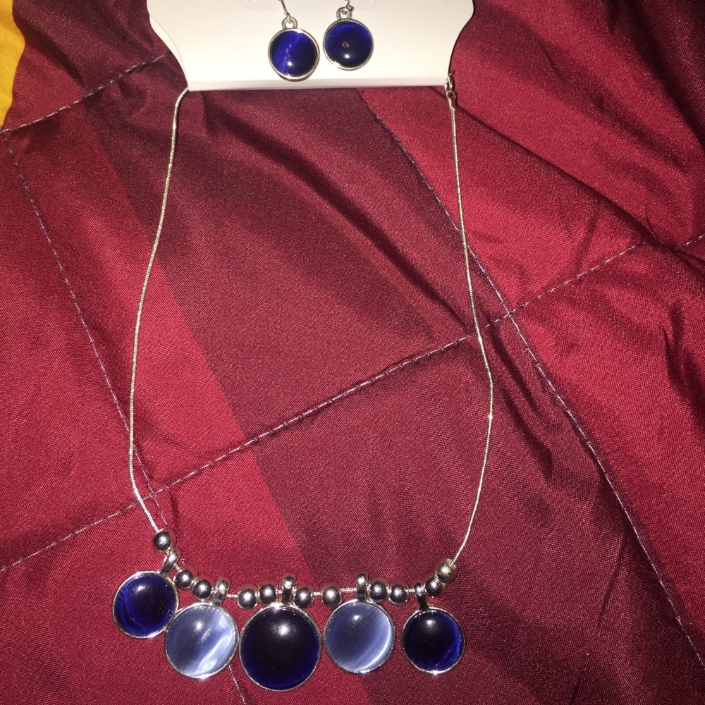 Necklace and earring set